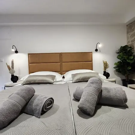 Rio Luxury בית הארחה 4*